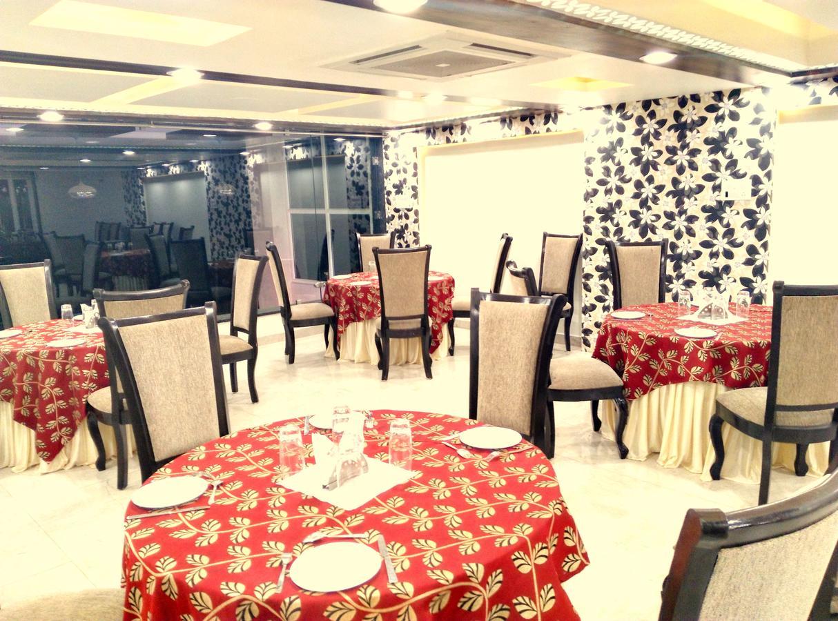 Hotel Tilak Bhopal Exterior foto