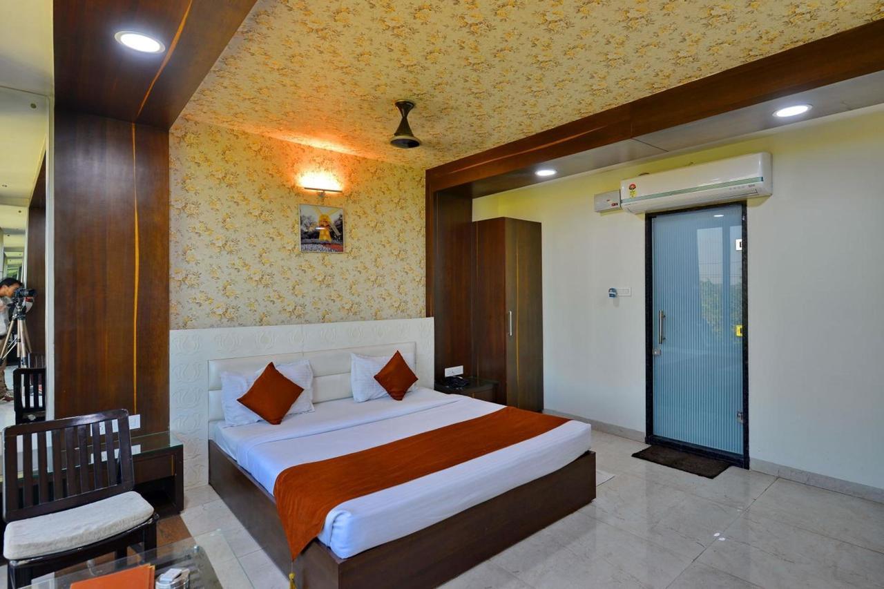 Hotel Tilak Bhopal Exterior foto
